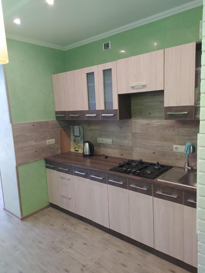 Apartment по панаса мирного. *